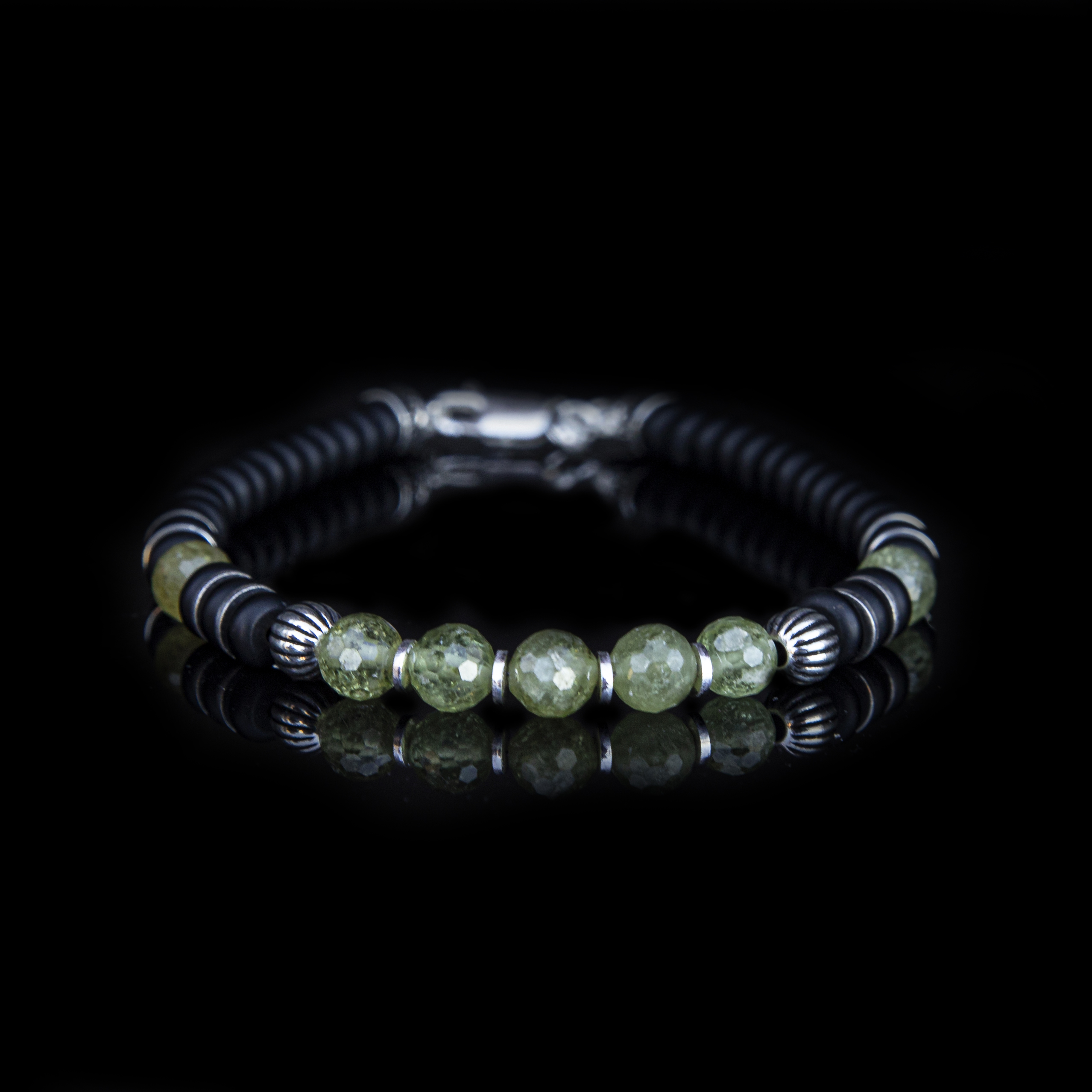 Bracciale Granato Verde e Onice Nero Opaco 6 mm in Argento Sterling 925 – Eleganza Contemporanea Grace