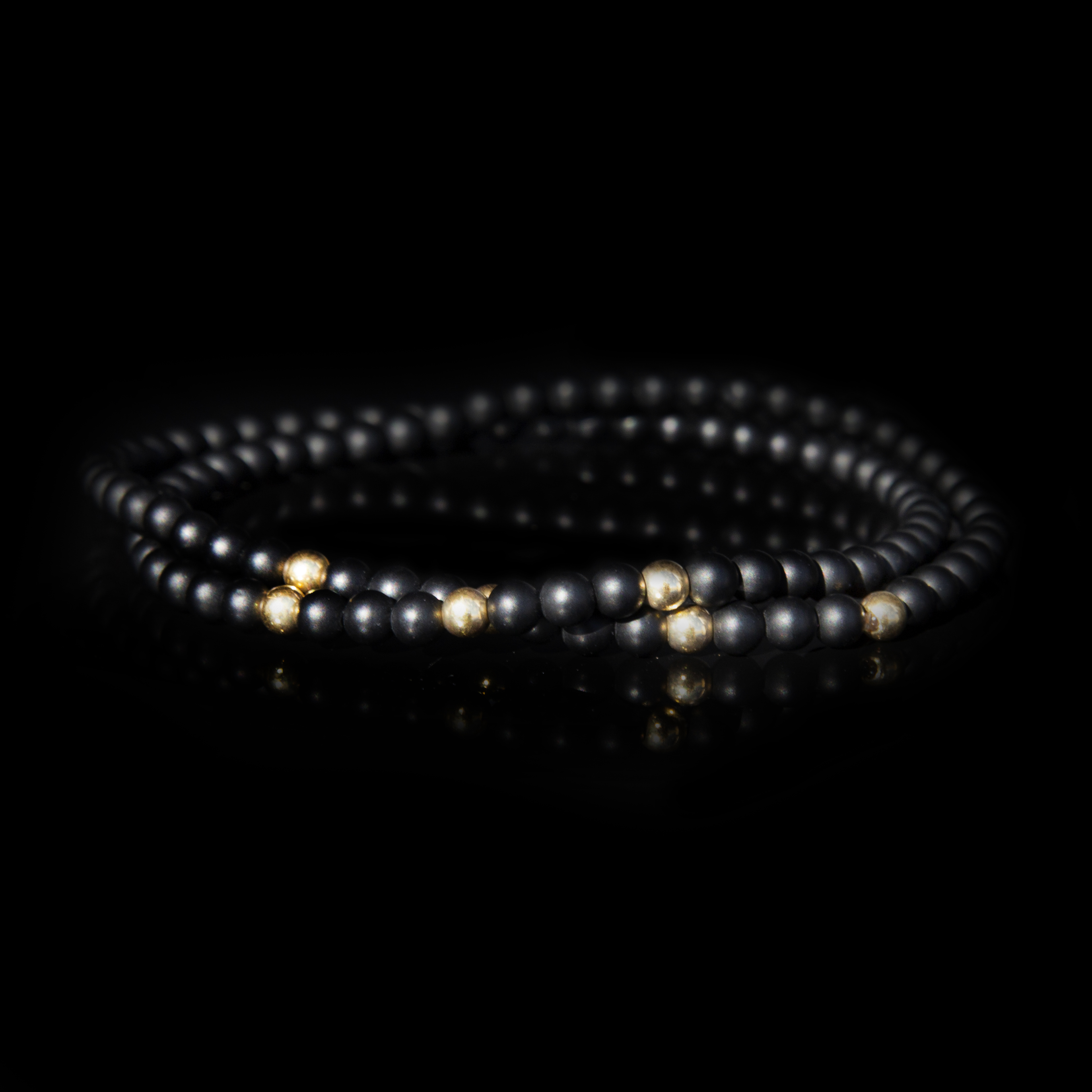 Bracciale Onice Opaco Doppia Perlina 4 mm – Eleganza Minimal & Dettagli Oro 22 kt | Grace Handmade