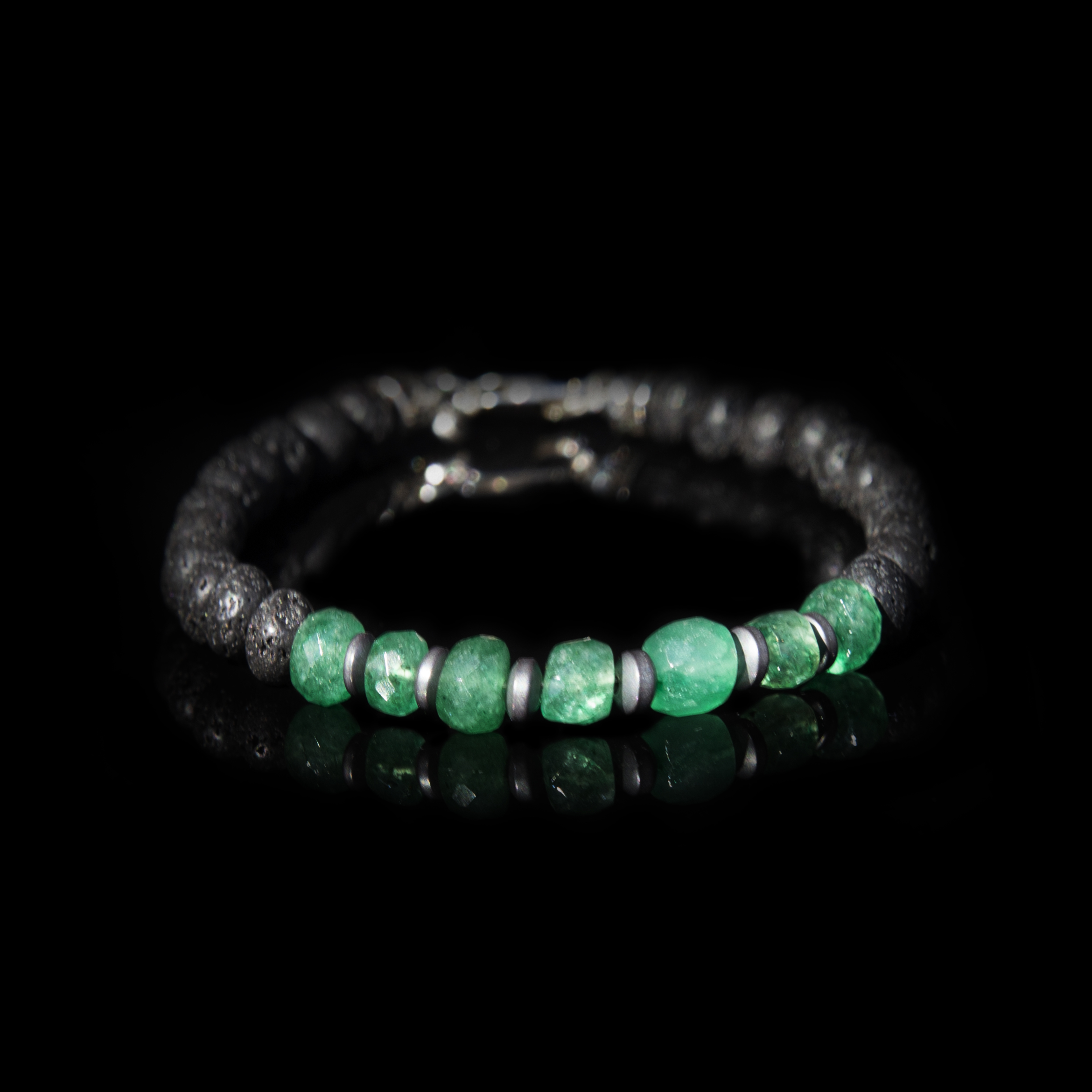 Bracciale Smeraldo e Pietra Lavica 7 Carati (5–6 mm) in Argento Sterling 925 – Protezione e Raffinatezza Artigianale Grace