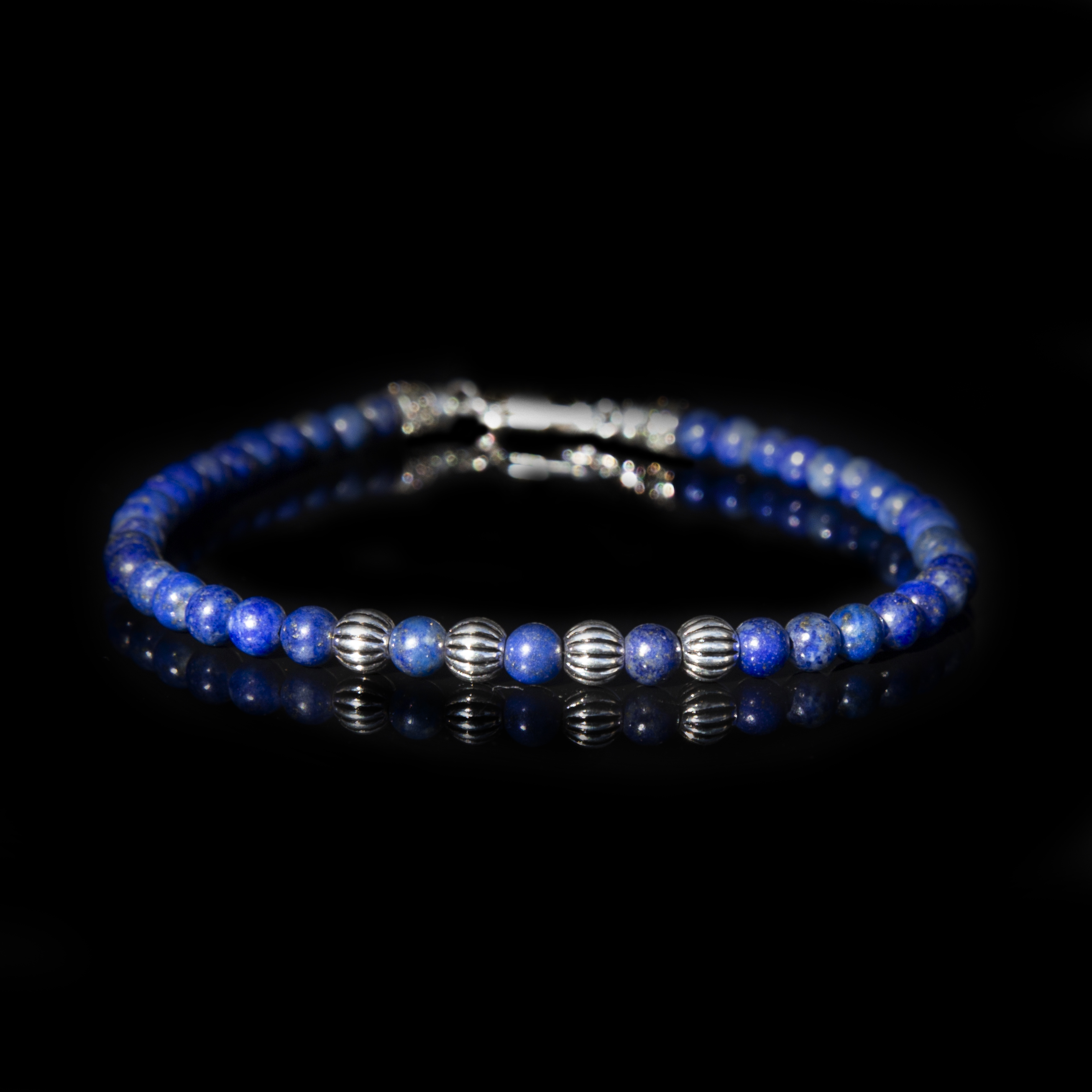 Bracciale Lapislazzuli 4 mm con Accenti in Argento Sterling 925 – Gioiello Artigianale Unisex Grace
