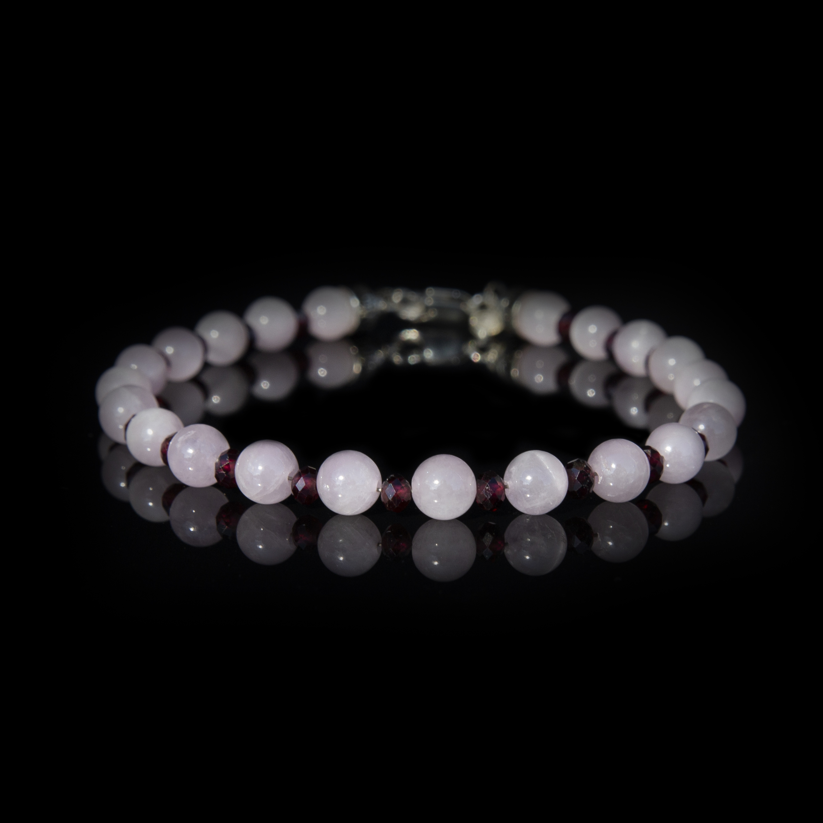 Bracciale Kunzite & Granato 6 mm – Design Unico in Argento 925