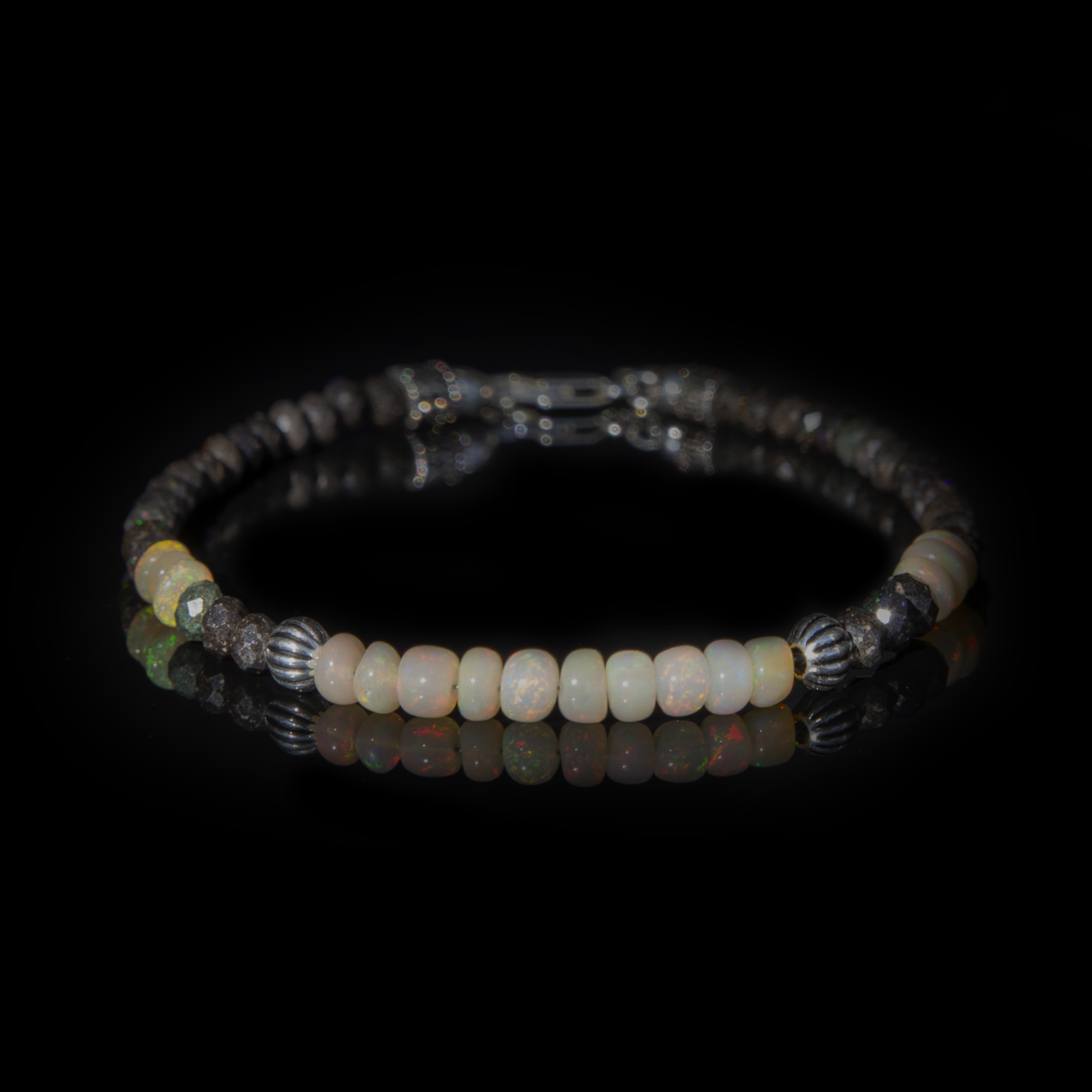 Bracciale Opale Etiope e Opale Nero 4–5 mm – Gioiello artigianale elegante in Argento 925, fatto a mano in Italia