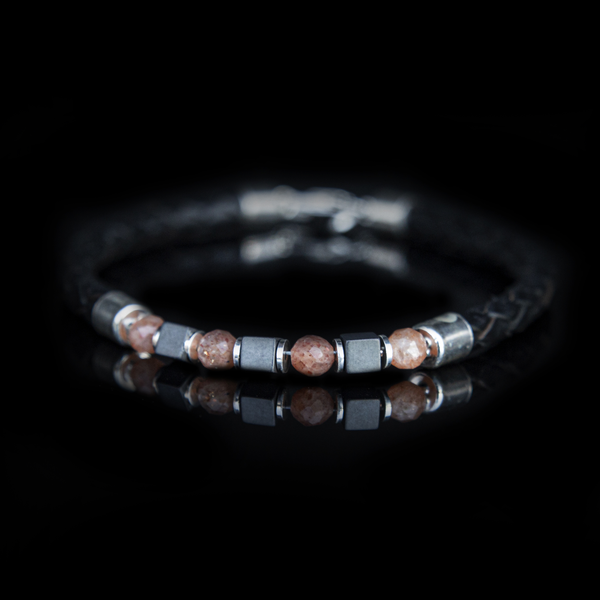 BRACCIALE PELLE E THULITE